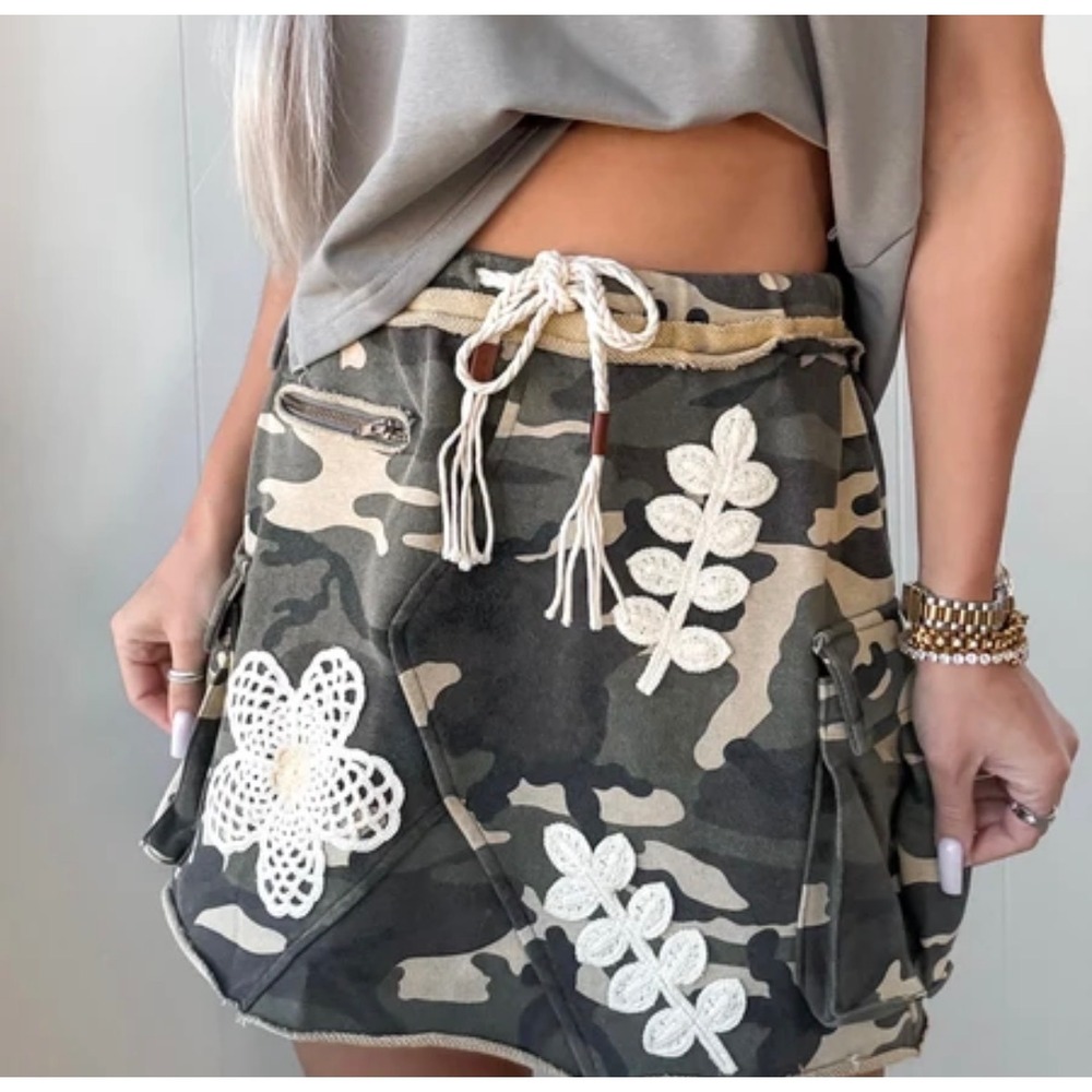POL Camo Crochet Applique Cargo Mini Skirt Green Brown SMS153A Womens M